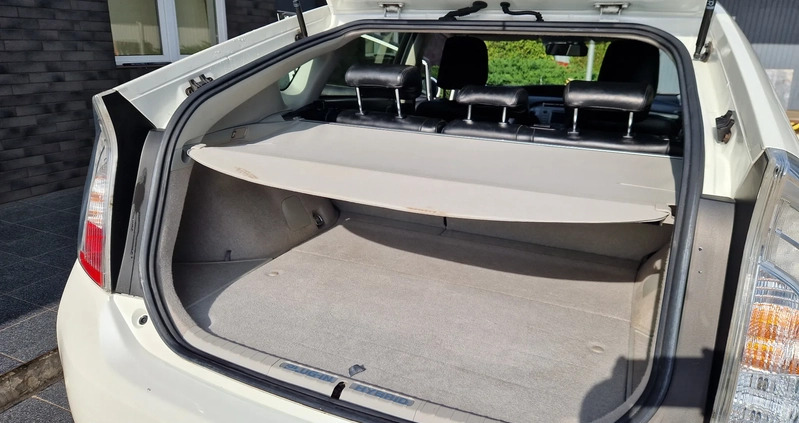 Toyota Prius cena 57900 przebieg: 104000, rok produkcji 2013 z Kłodzko małe 352